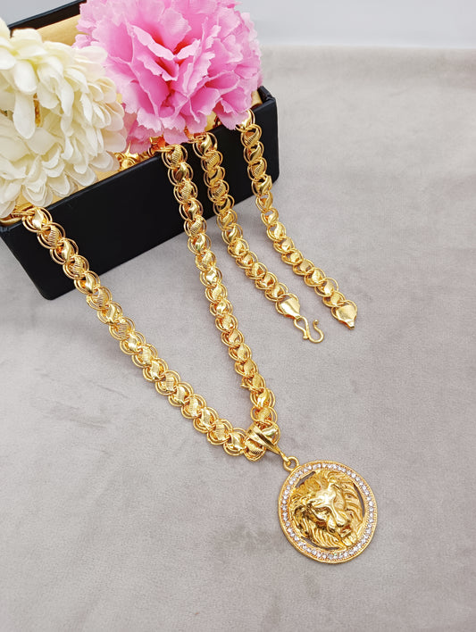 Luxurious Gold Plated Pendant With Chain